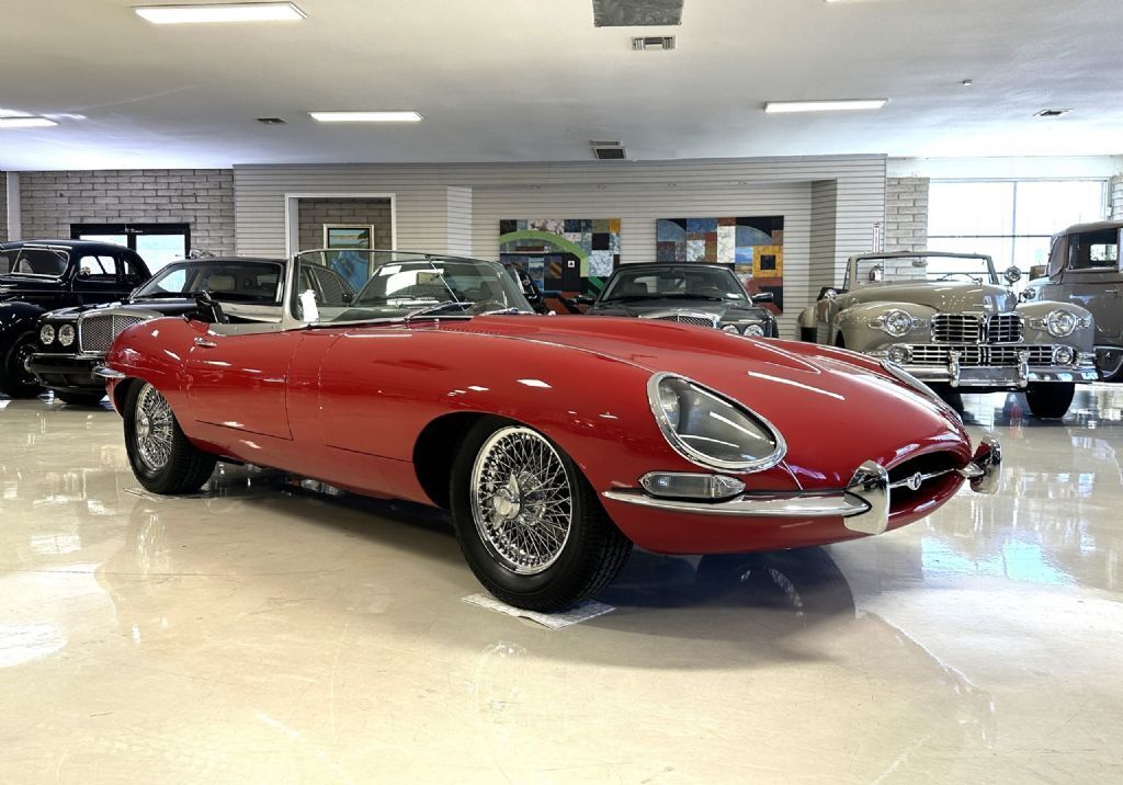 Jaguar-XKE-Roadster-XKE-E-Type-1962-Convertible-Coupe-22