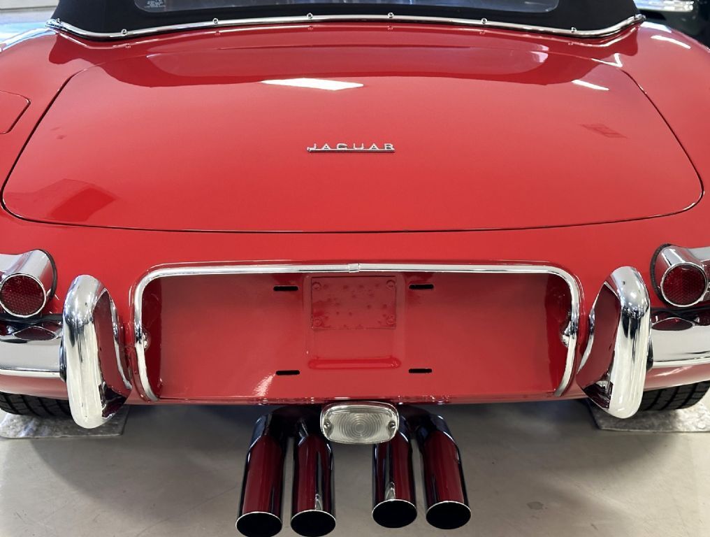 Jaguar-XKE-Roadster-XKE-E-Type-1962-Convertible-Coupe-33