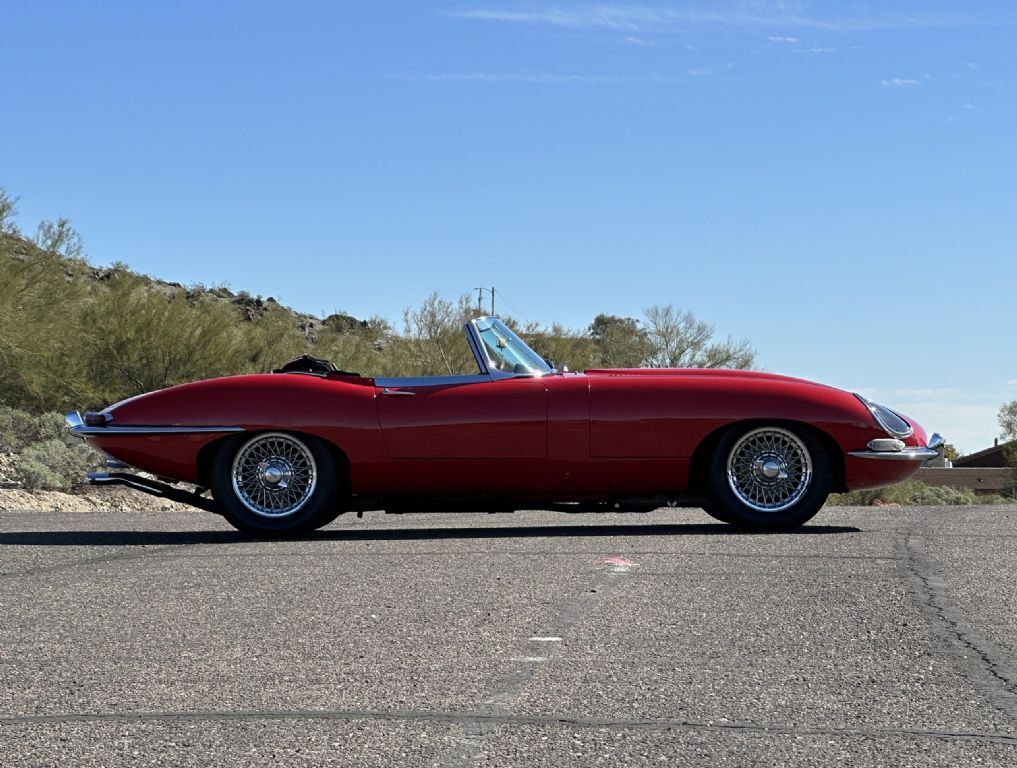 Jaguar-XKE-Roadster-XKE-E-Type-1962-Convertible-Coupe-8
