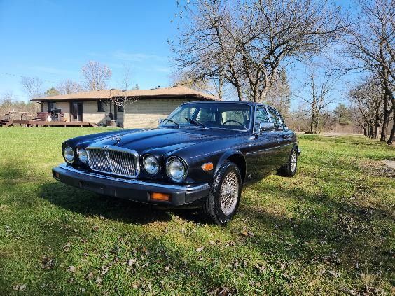 Jaguar-Xj-1987-4