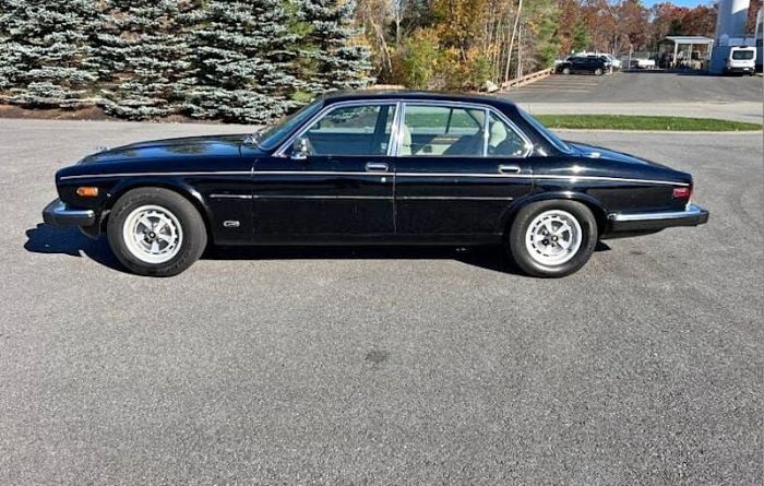 Jaguar-Xj-1987-Black-Tan-Leather-1