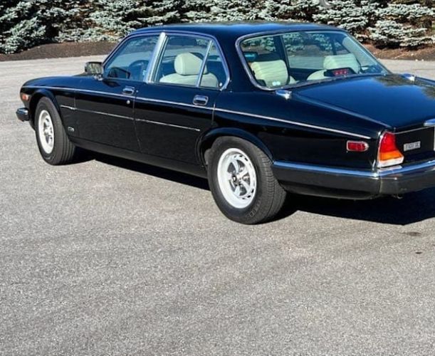 Jaguar-Xj-1987-Black-Tan-Leather-10