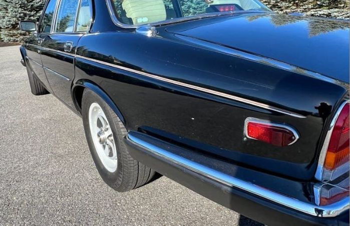Jaguar-Xj-1987-Black-Tan-Leather-12