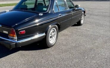 Jaguar-Xj-1987-Black-Tan-Leather-3