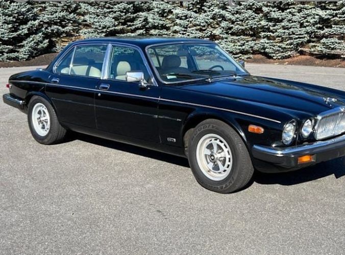 Jaguar-Xj-1987-Black-Tan-Leather-7