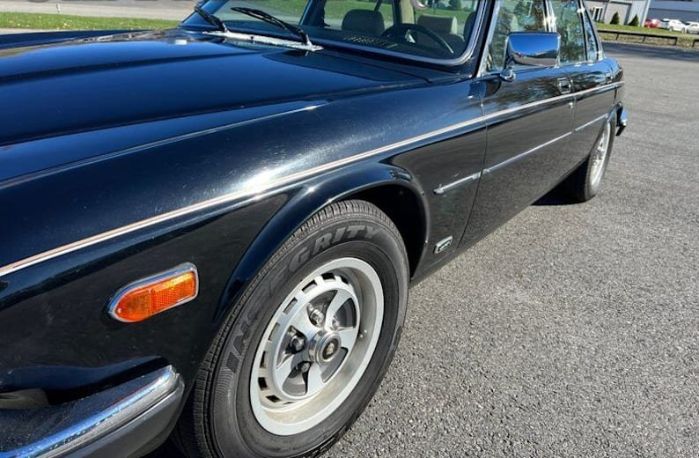 Jaguar-Xj-1987-Black-Tan-Leather-9