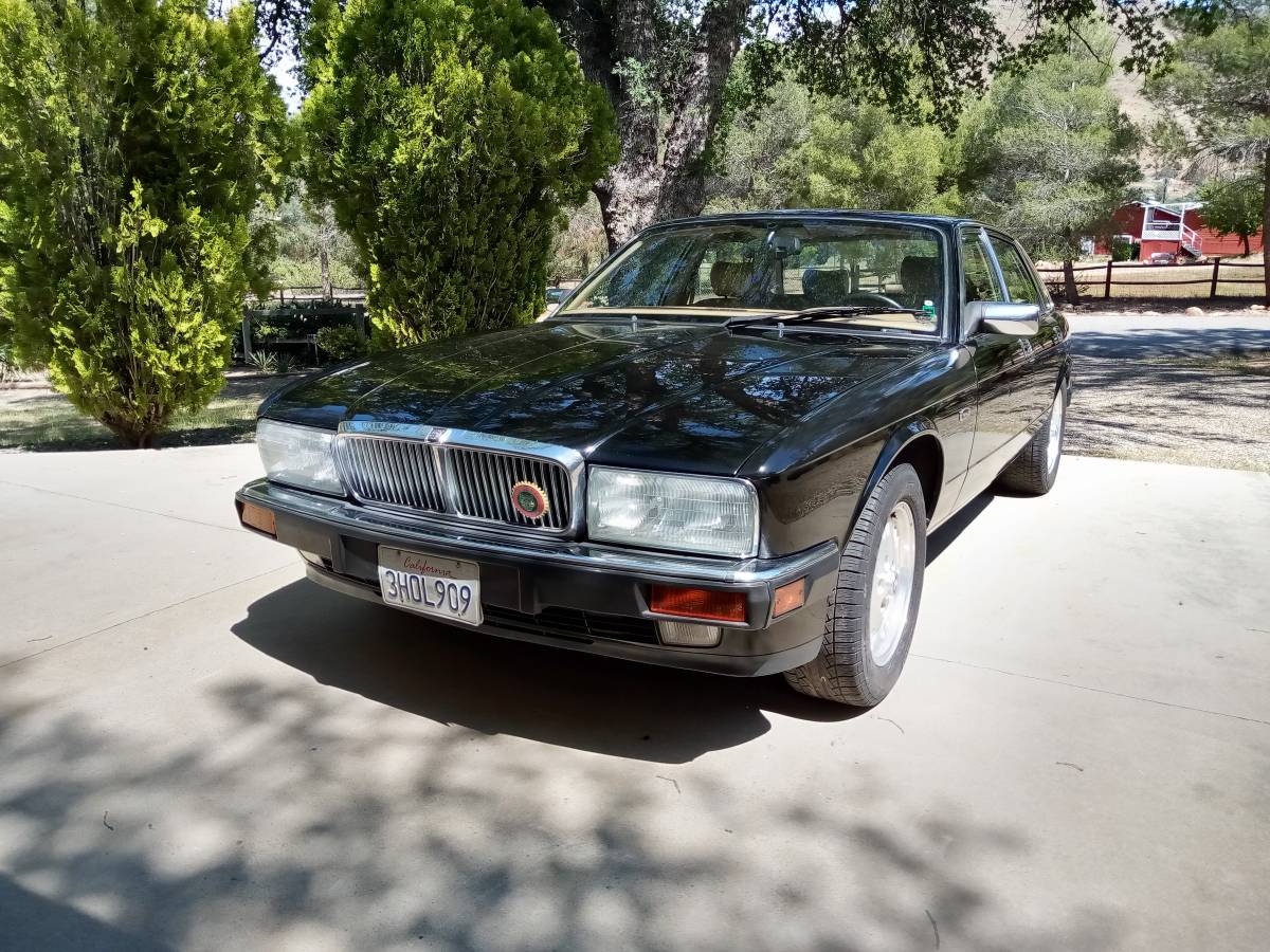 Jaguar-Xj-6-1994-black-13