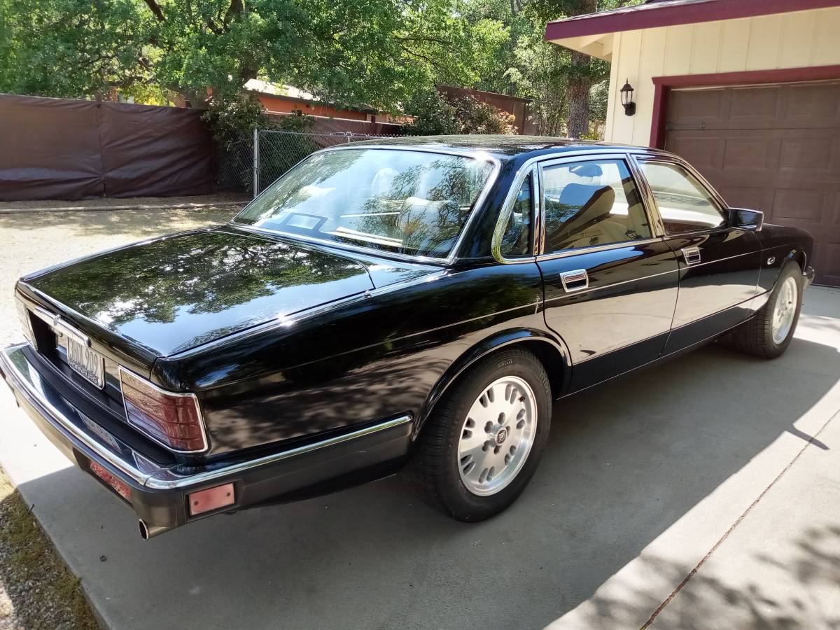 Jaguar-Xj-6-1994-black-2