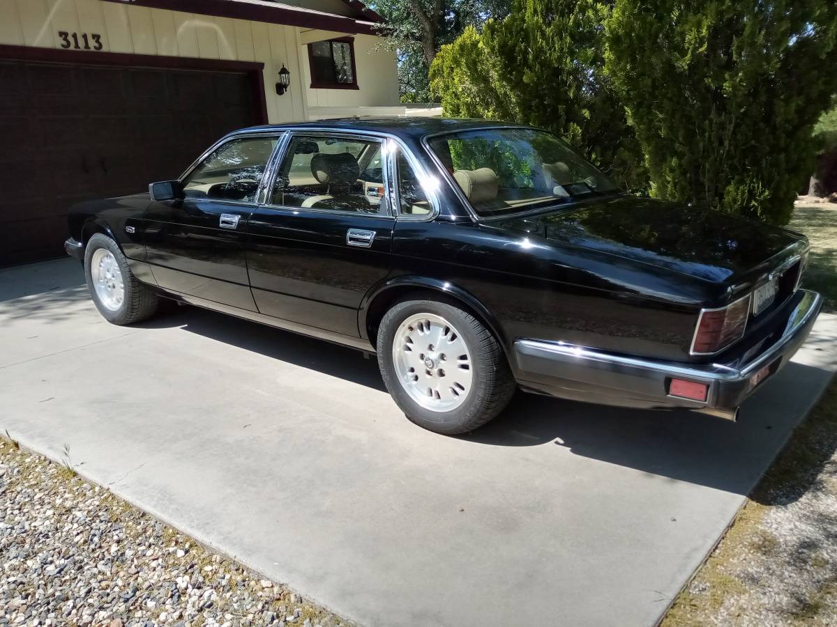 Jaguar-Xj-6-1994-black-4