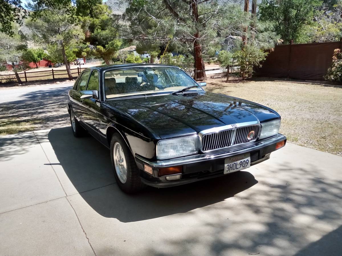 Jaguar-Xj-6-1994-black