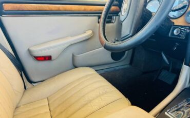Jaguar-Xj12-1985-14
