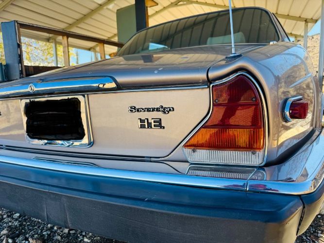 Jaguar-Xj12-1985-2