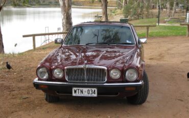 Jaguar-Xj12-1988-Maroon-Beige-1