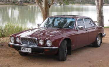 Jaguar-Xj12-1988-Maroon-Beige-10