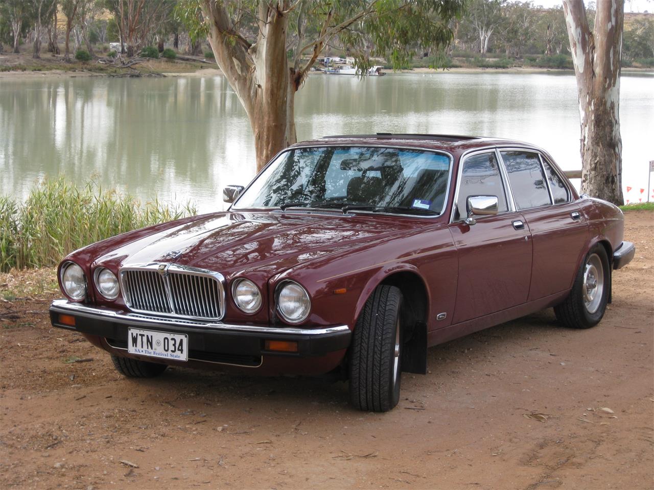 Jaguar-Xj12-1988-Maroon-Beige-10