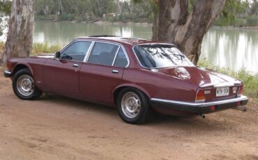Jaguar-Xj12-1988-Maroon-Beige-12