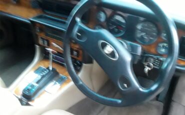 Jaguar-Xj12-1988-Maroon-Beige-13