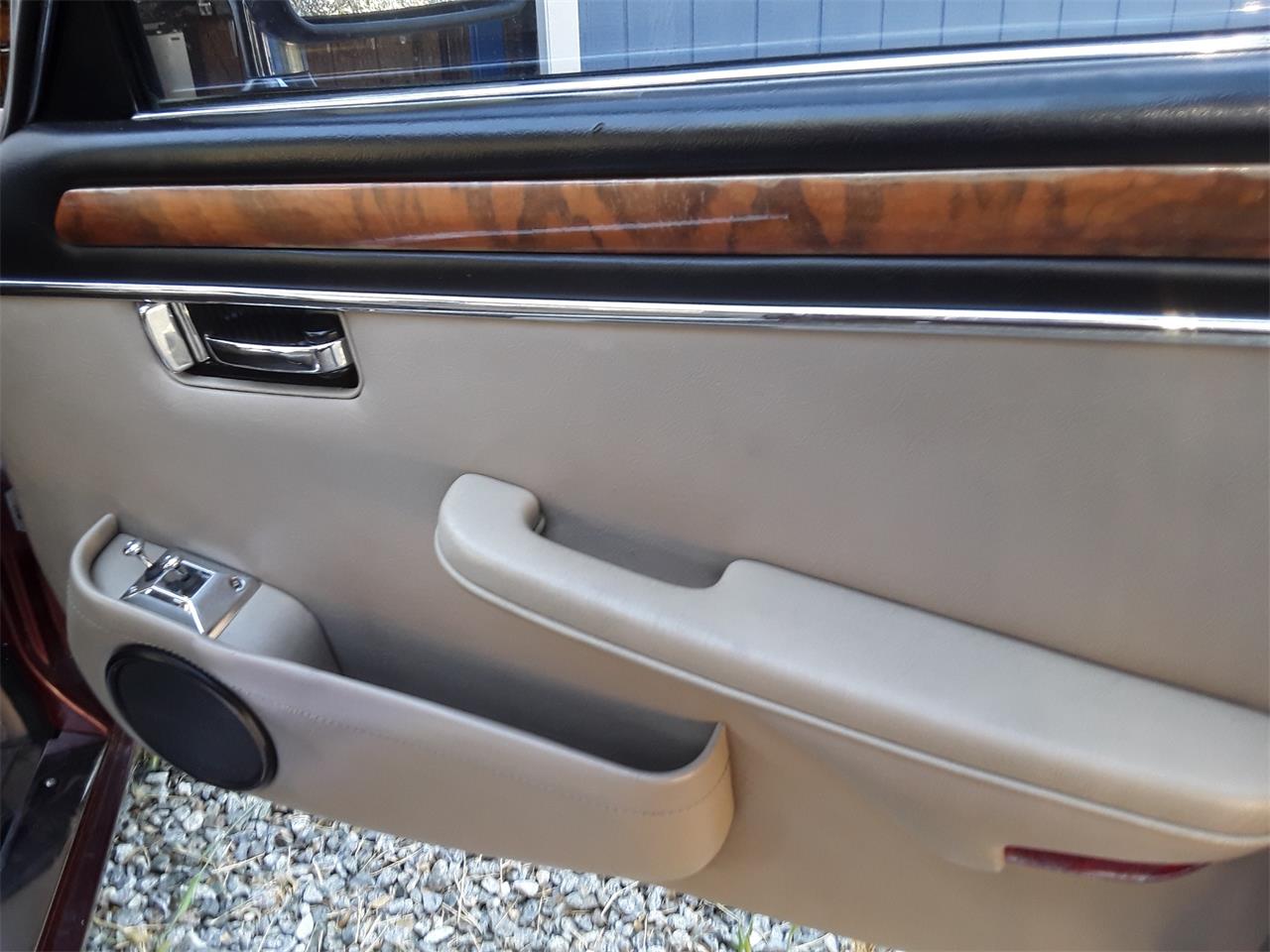 Jaguar-Xj12-1988-Maroon-Beige-17