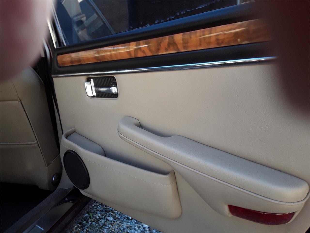 Jaguar-Xj12-1988-Maroon-Beige-18