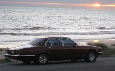 Jaguar-Xj12-1988-Maroon-Beige-2