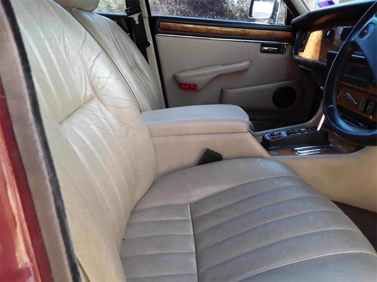 Jaguar-Xj12-1988-Maroon-Beige-5