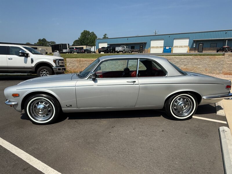 Jaguar-Xj12c-1976-10