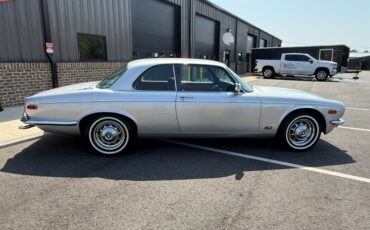 Jaguar-Xj12c-1976-5