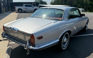 Jaguar-Xj12c-1976-7