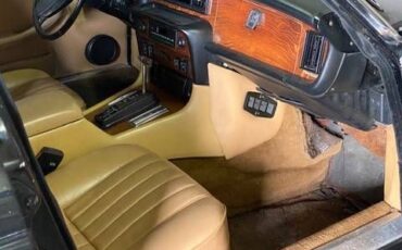 Jaguar-Xj6-1983-Black-10