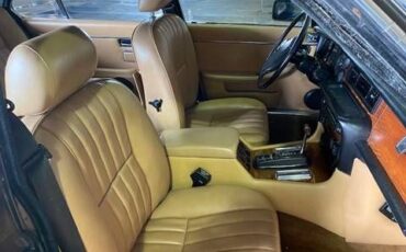 Jaguar-Xj6-1983-Black-12