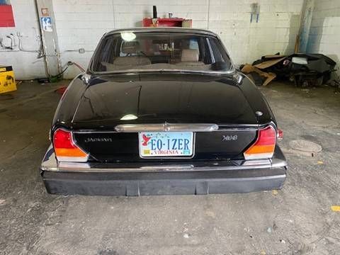 Jaguar-Xj6-1983-Black-7