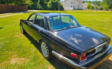Jaguar-Xj6-1983-Black-Gray-1