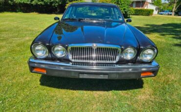 Jaguar-Xj6-1983-Black-Gray-3