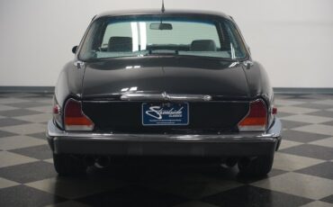 Jaguar-Xj6-1983-Maraschino-Black-Biscuit-20
