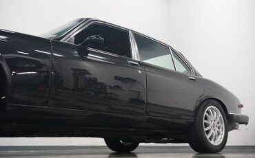 Jaguar-Xj6-1983-Maraschino-Black-Biscuit-30