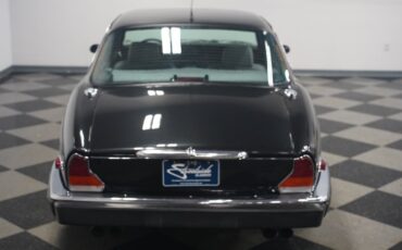 Jaguar-Xj6-1983-Maraschino-Black-Biscuit-33