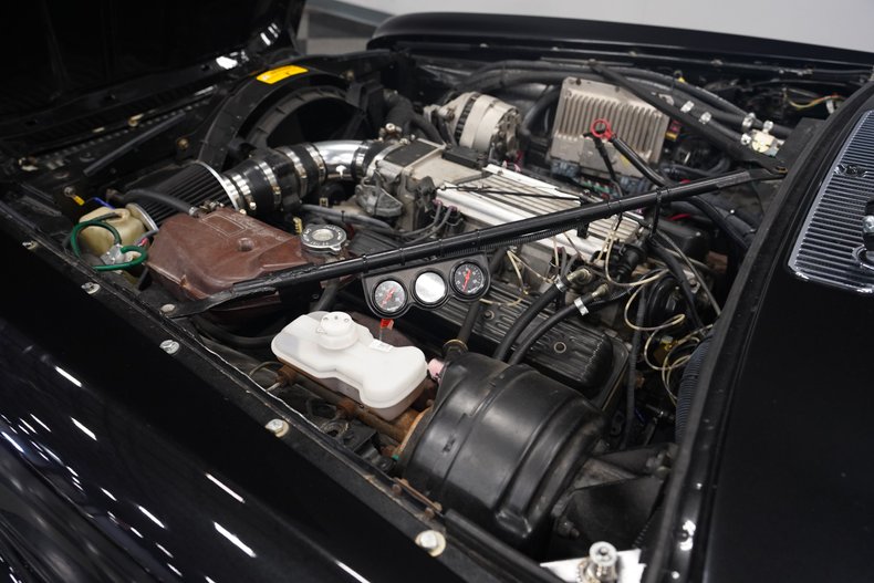 Jaguar-Xj6-1983-Maraschino-Black-Biscuit-40