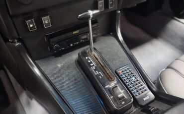 Jaguar-Xj6-1983-Maraschino-Black-Biscuit-44