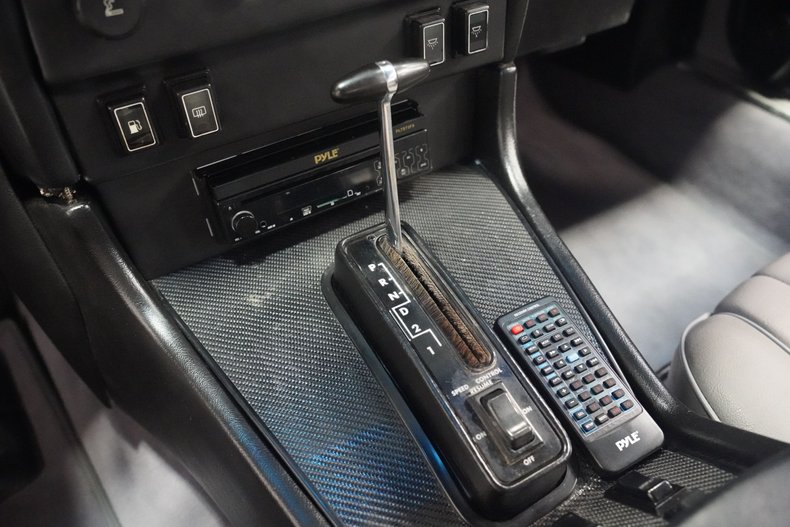 Jaguar-Xj6-1983-Maraschino-Black-Biscuit-44