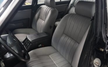 Jaguar-Xj6-1983-Maraschino-Black-Biscuit-47