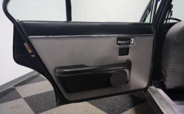 Jaguar-Xj6-1983-Maraschino-Black-Biscuit-49