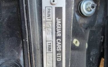 Jaguar-Xj6-1984-Black-16