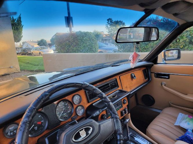 Jaguar-Xj6-1984-Black-19