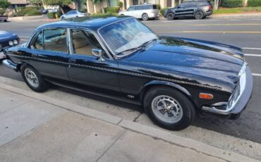 Jaguar-Xj6-1984-Black-21