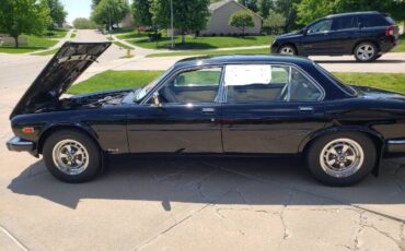 Jaguar-Xj6-1986-Black-Leather-10