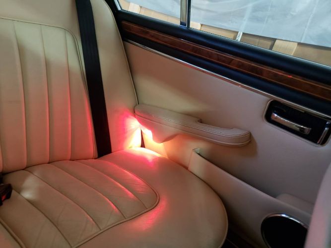 Jaguar-Xj6-1986-Black-Leather-16