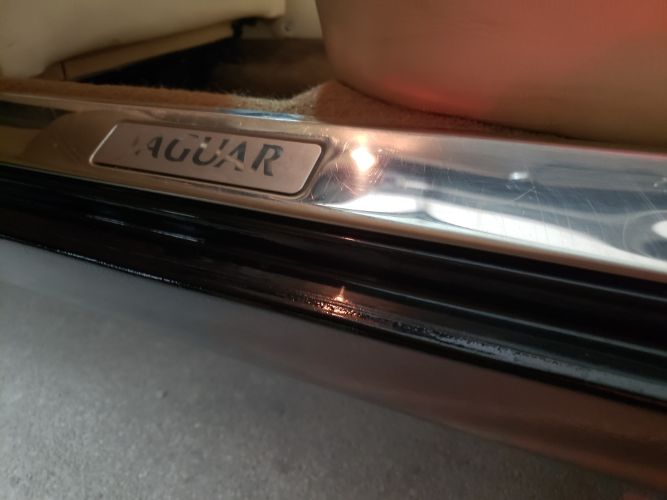 Jaguar-Xj6-1986-Black-Leather-26