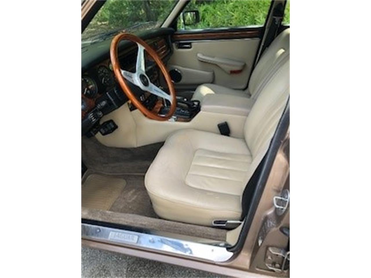 Jaguar-Xj6-1986-Tan-Tan-10