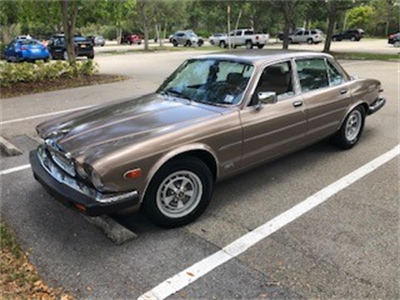 Jaguar-Xj6-1986-Tan-Tan-15