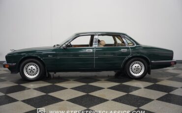 Jaguar-Xj6-1988-Jaguar-Racing-Green-Tan-1